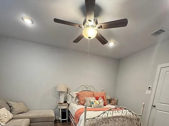 1282 N Post Oak Rd #A — Photo 17