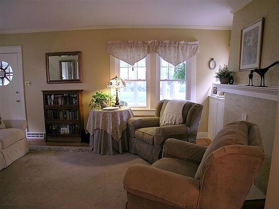 3rd image of 326 Wiltshire Blvd