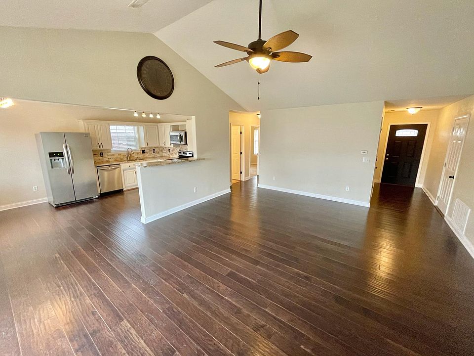 1st image of 1405 SE 22nd St