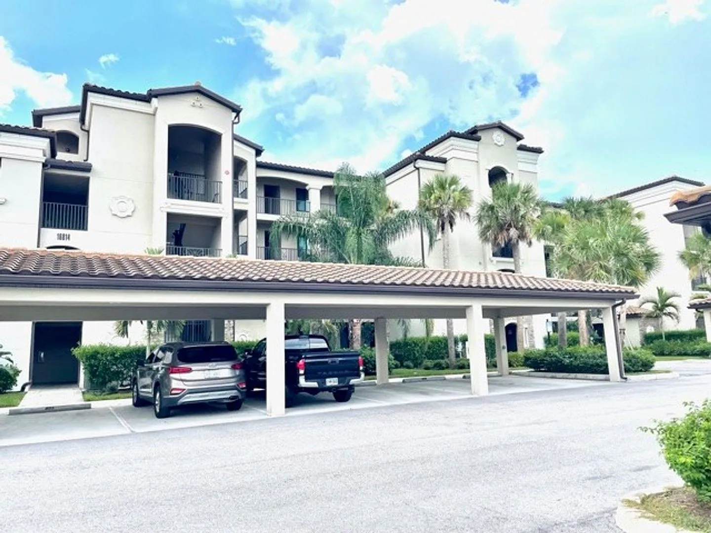 Winter 2027 Furnished Unit At The Lakewood National — Photo 2