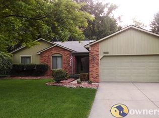 39982 Whispering Ln, Novi, MI 48375