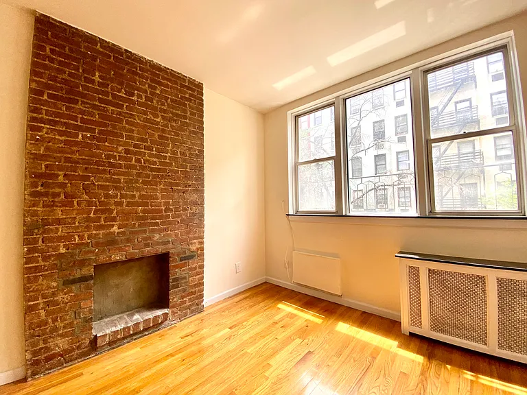429 E 83rd St #2D — Photo 3