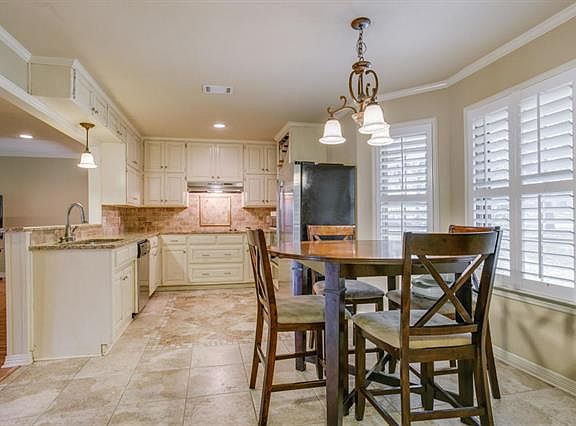 3rd image of 421 Brian Dr