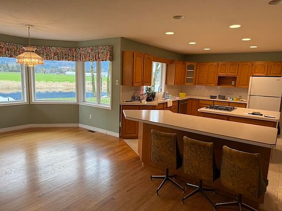 4th image of 47083 Bell Rd