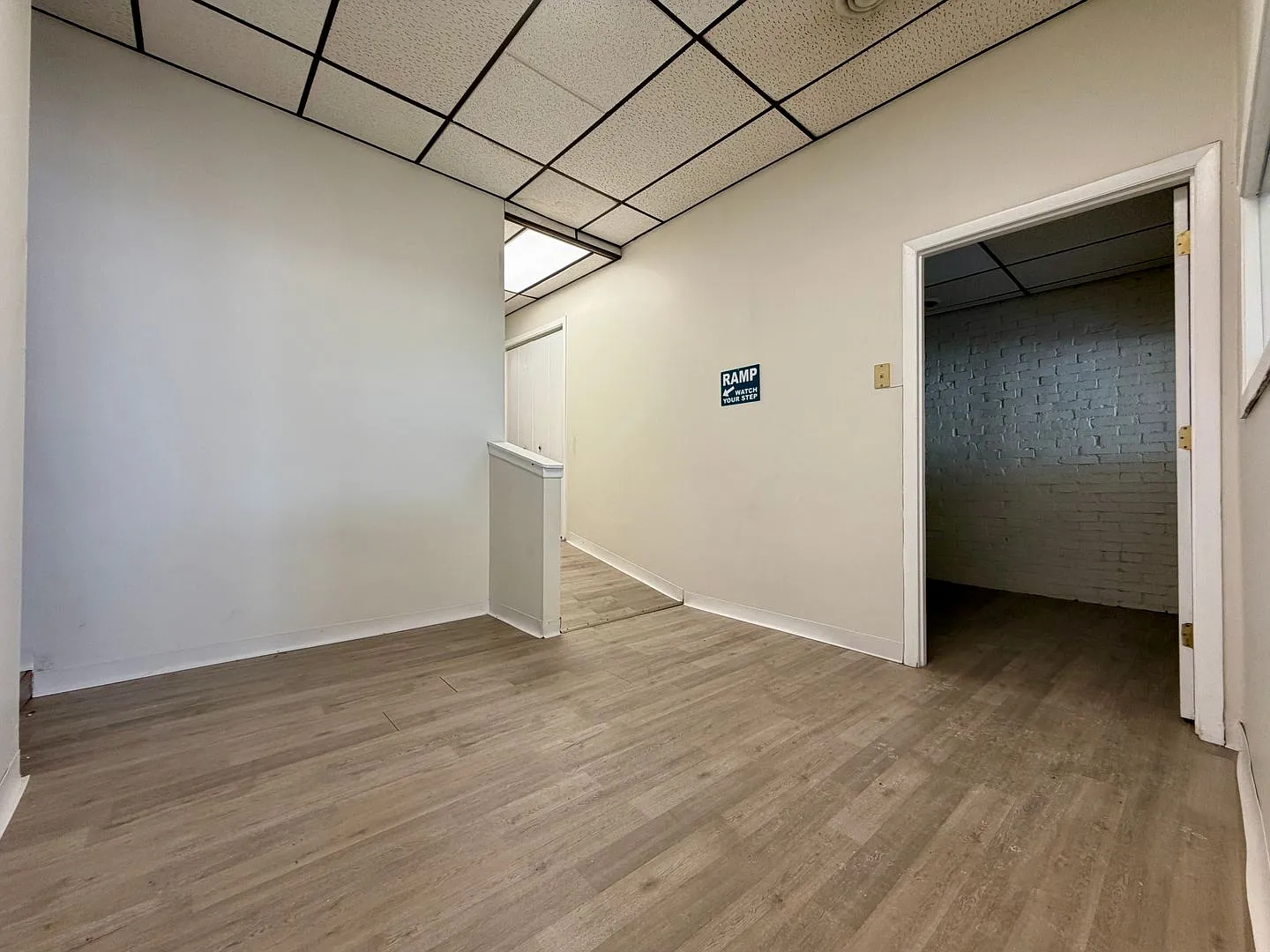 First Floor Commercial Space In Perfect Oakland Location Right On Boulevard Of The Allies! Call T... — Photo 4