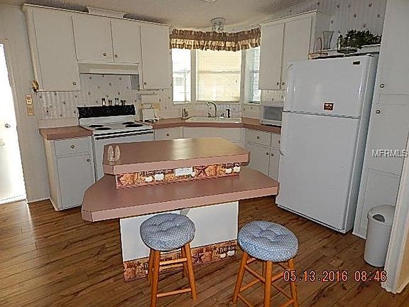 4th image of 9015 Lake Point Blvd