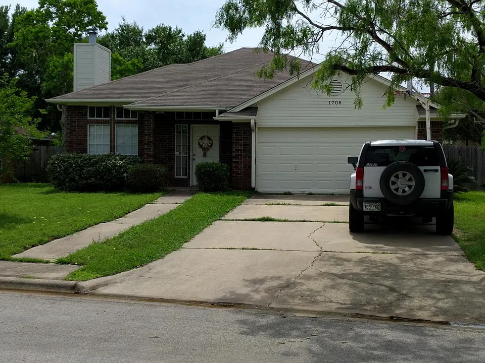 1708 Laura Ln