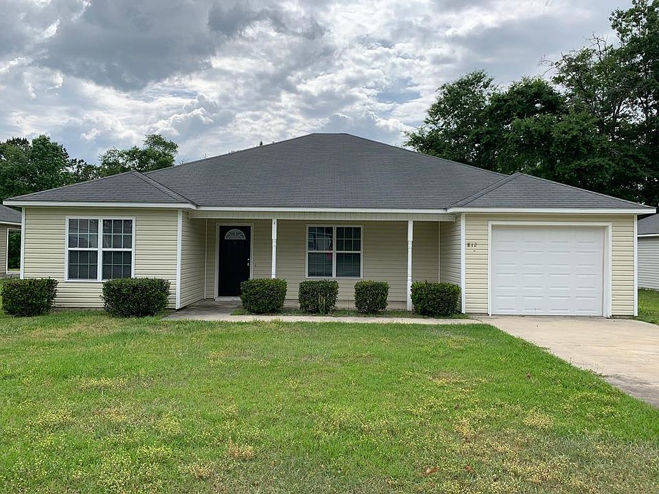 1st image of 812 Summer Ln