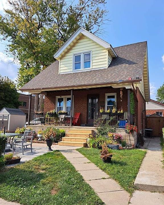 1st image of 584 Caroline St
