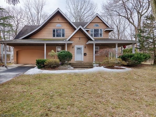22 Maple Way