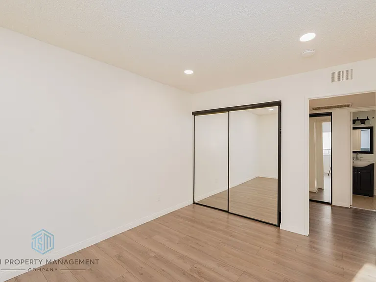 8407 Spring Desert Pl #E — Photo 10