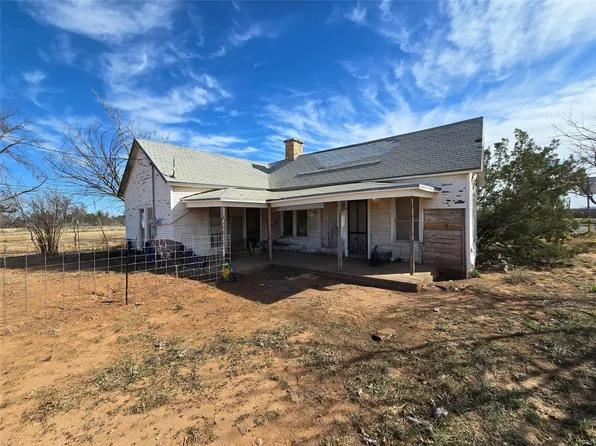 1002 Austin St, Robert Lee, TX 76945