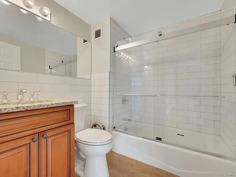 70 Lime Kiln Rd #2H — Photo 16