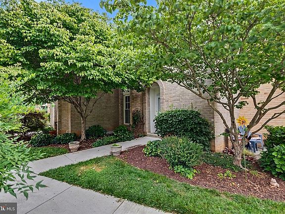 5th image of 8328 N Brook Ln