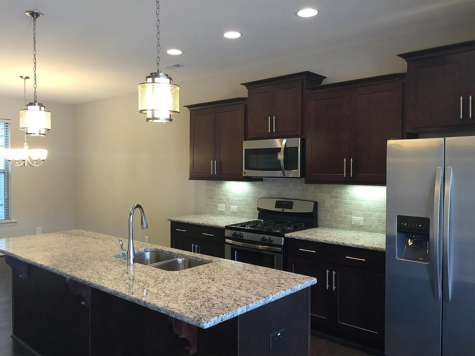 1105 Metropolitan Drive - 1 — Photo 2