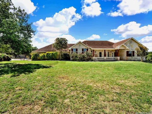 147 RAMBLING TRAIL DR, La Vernia, TX 78121