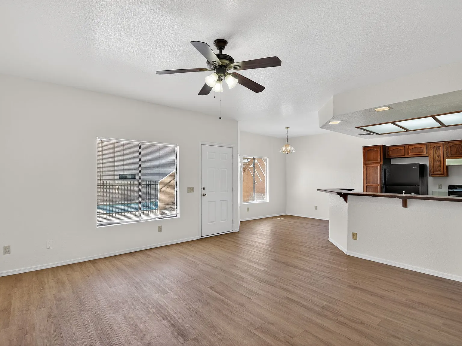 2 bed, 938 sqft, $1,175 — Photo 3