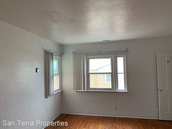 3rd image of 2220 Chatsworth Blvd