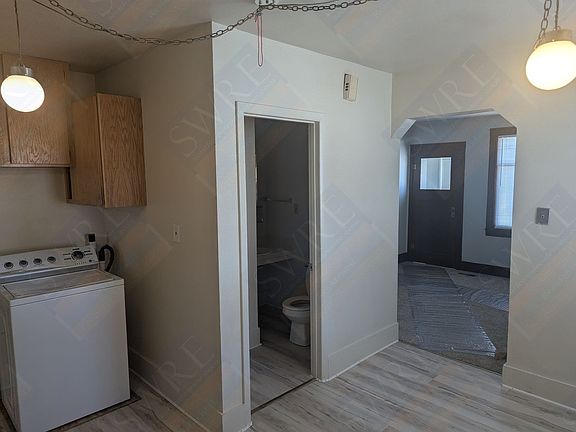 4th image of 1126 Edgar St