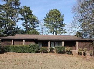570 Clubhouse Dr SE, Conyers, GA 30094