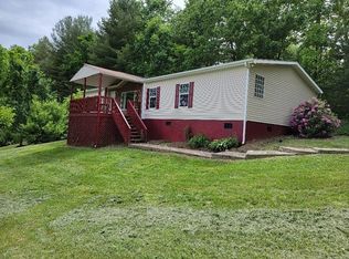 156 Traders Ln, Galax, VA 24333