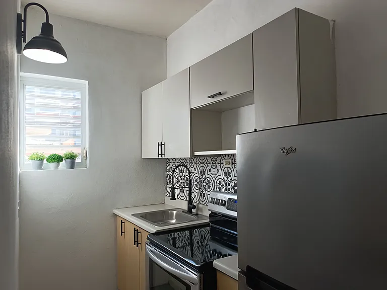 357 Aponte #C — Photo 6