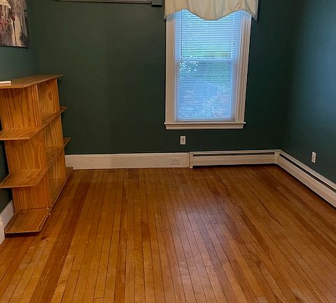 4th image of 11 Abbott St