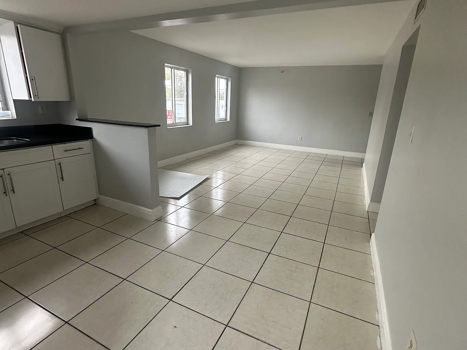 2 bed, 3340 sqft, $1,950 — Photo 1