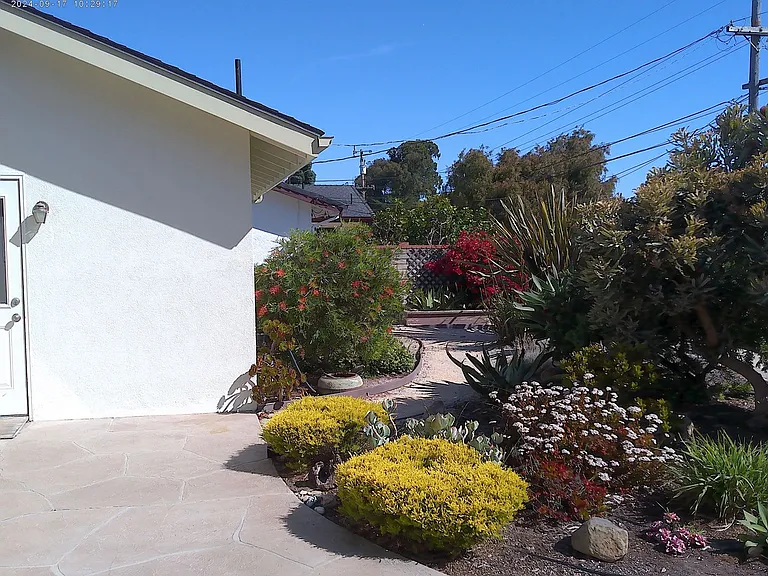 2148 Glenn St — Photo 16