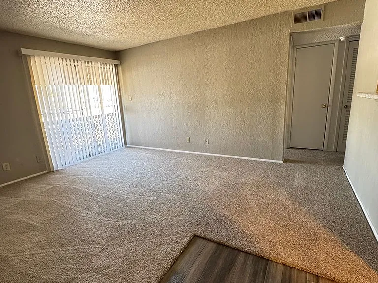 Pheasant Run Apartments — Photo 10
