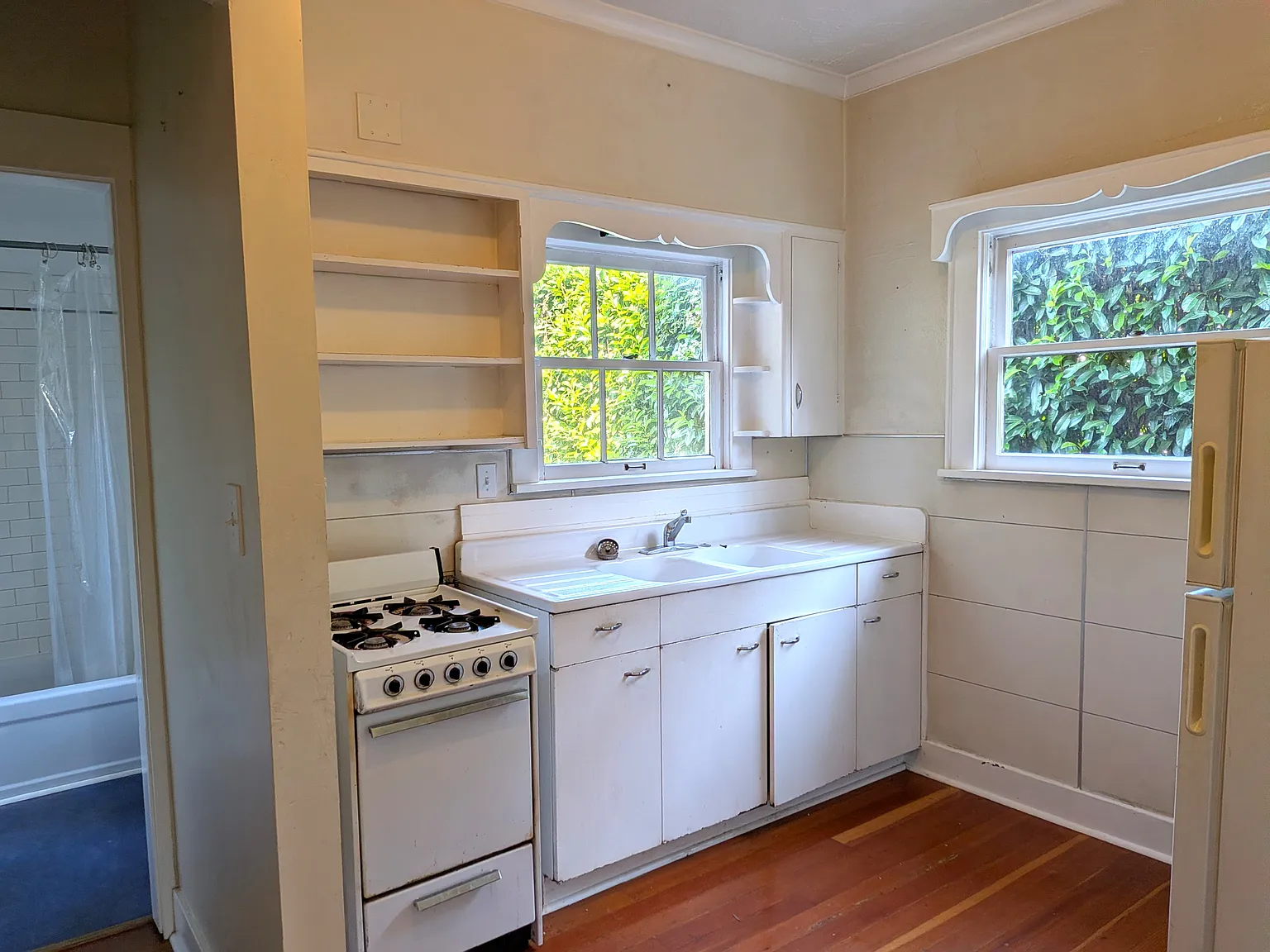 Studio, 350 sqft, $1,295 — Photo 2