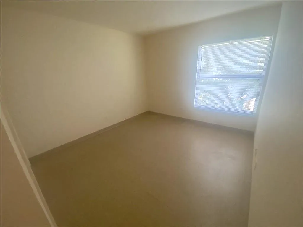 2 bed, 775 sqft, $1,100 — Photo 3