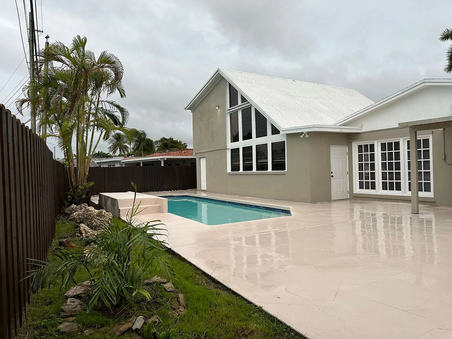 3 Bedroom Pool Home for Rent — Photo 4