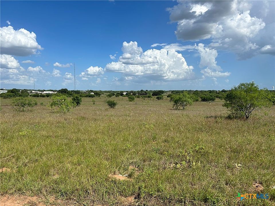 2nd image of 1098 County Road 329