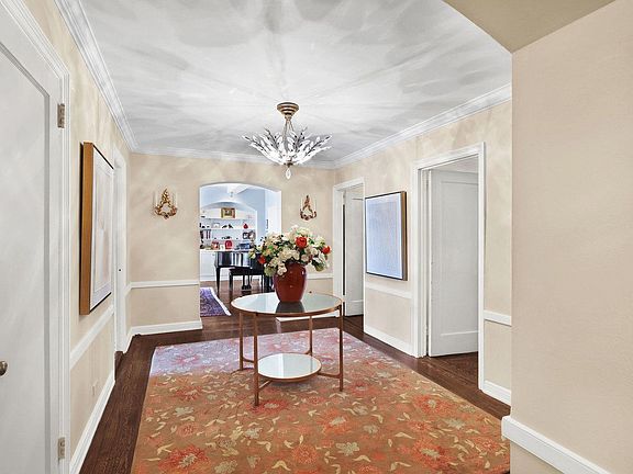 4th image of 333 W 56th St APT 10H