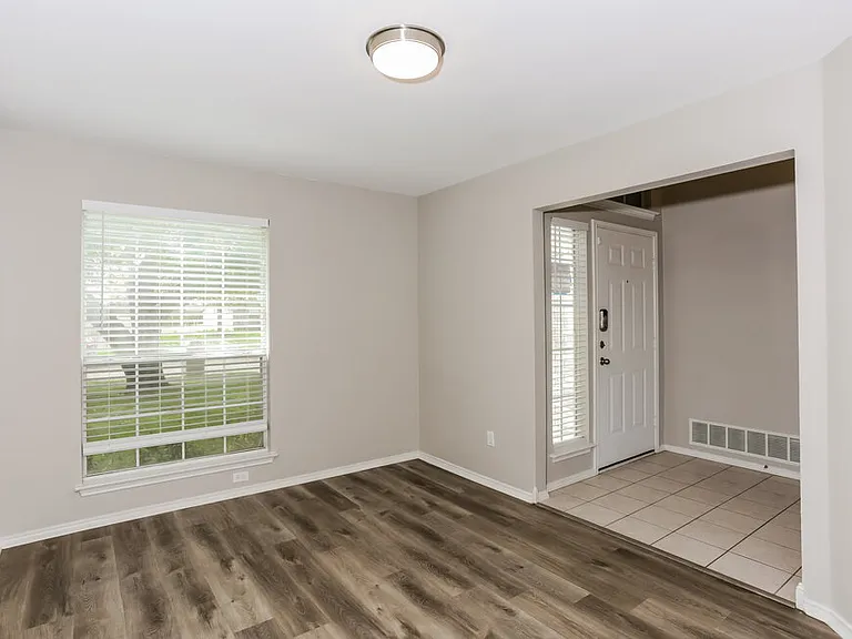 950 Silver Streak Dr — Photo 7