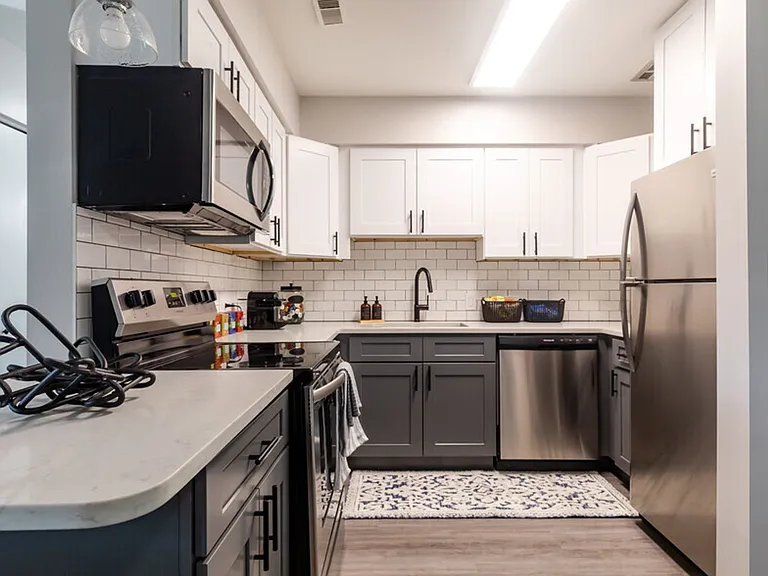 Grand Park Apartments — Photo 23