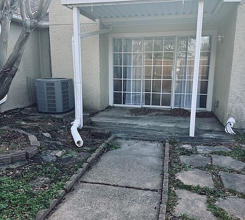 5th image of 2504 Brook Hollow Ct