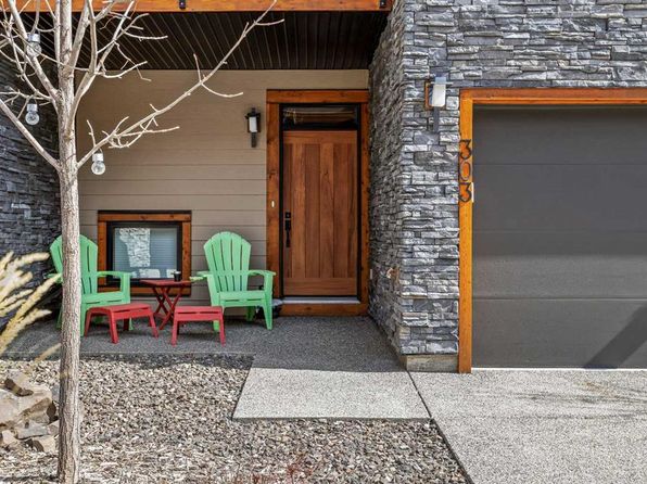 303 SW Riva Pl, Canmore, AB T1W 3L4