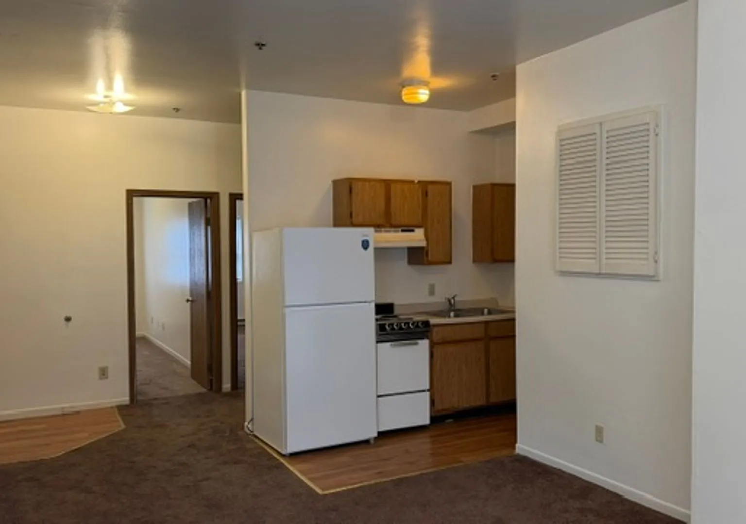528 College Ave — Photo 2