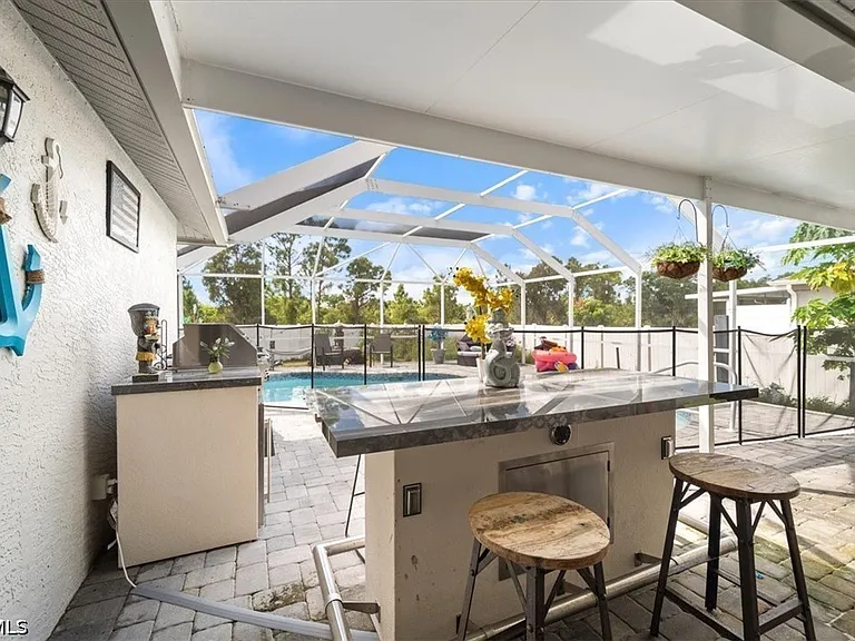 1021 Alvin Ave — Photo 27