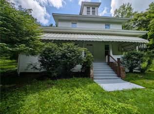 555 Steel Hill Rd, Mount Morris, PA 15349