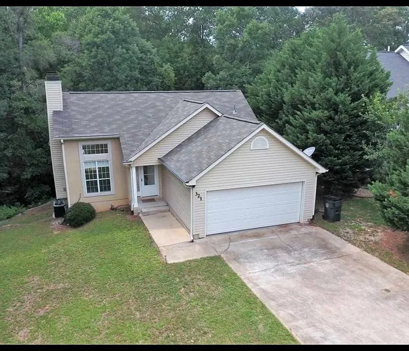 3 bed, 2.5 bath, 2260 sqft, $2,300 — Photo 1