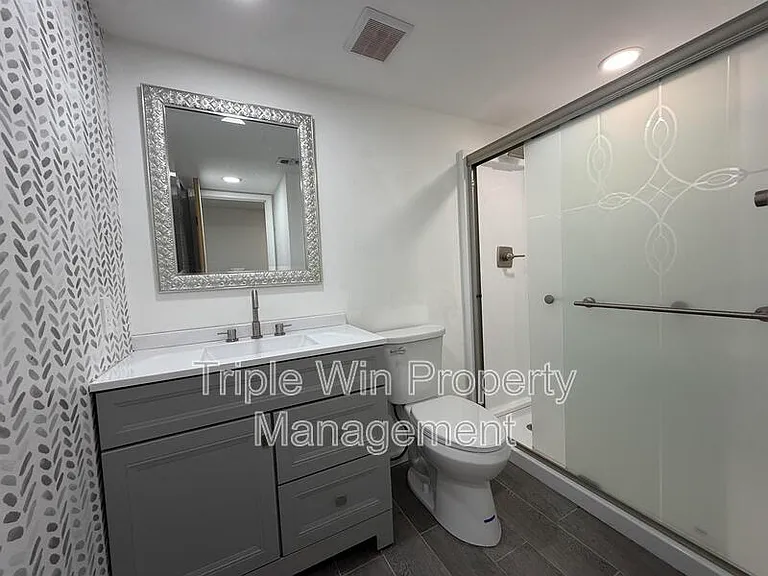 1332 Langholm Dr — Photo 19