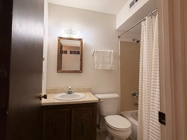 5404 Quincy St — Photo 9