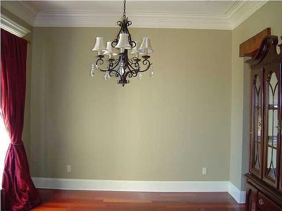 3rd image of 215 Isaiah Dr