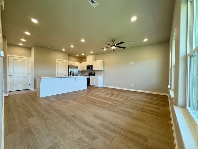 1905 SW Poigai Ct - 1 — Photo 3