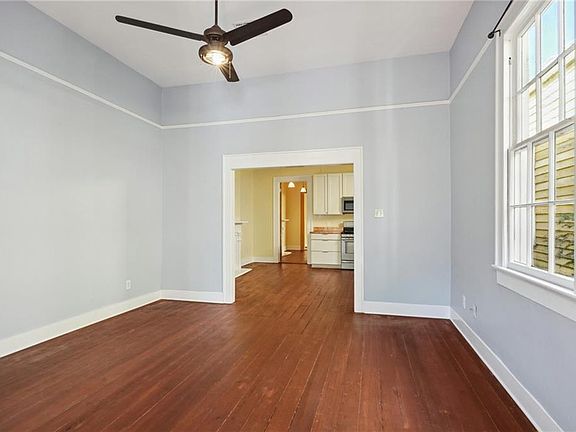 4th image of 914 Poland Ave
