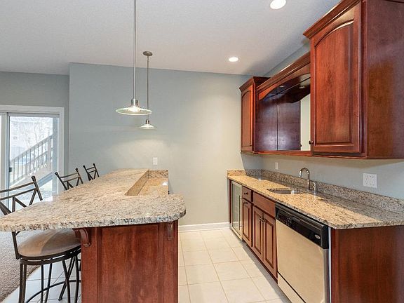 3rd image of 9525 Woodland Dr