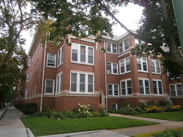 1st image of 7409 N Greenview Ave #1E